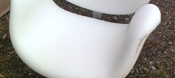fauteuil blancs pivotant